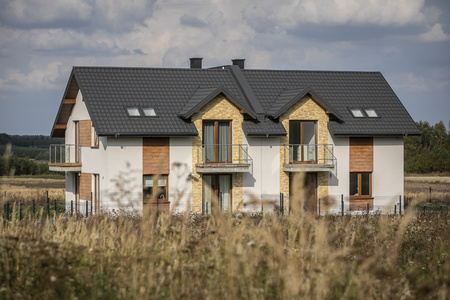 Voucher na 2 Noclegi w Apartamencie przy Winnicy Zbrodzie- wino serii RH oraz deska przekąsek